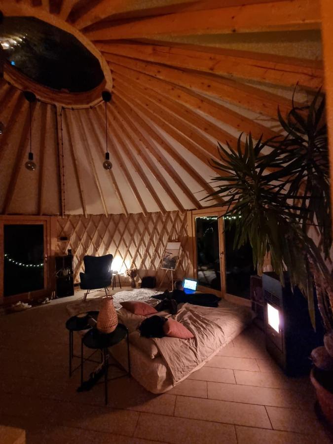 Отель Jurty Glamping Гостынин Экстерьер фото
