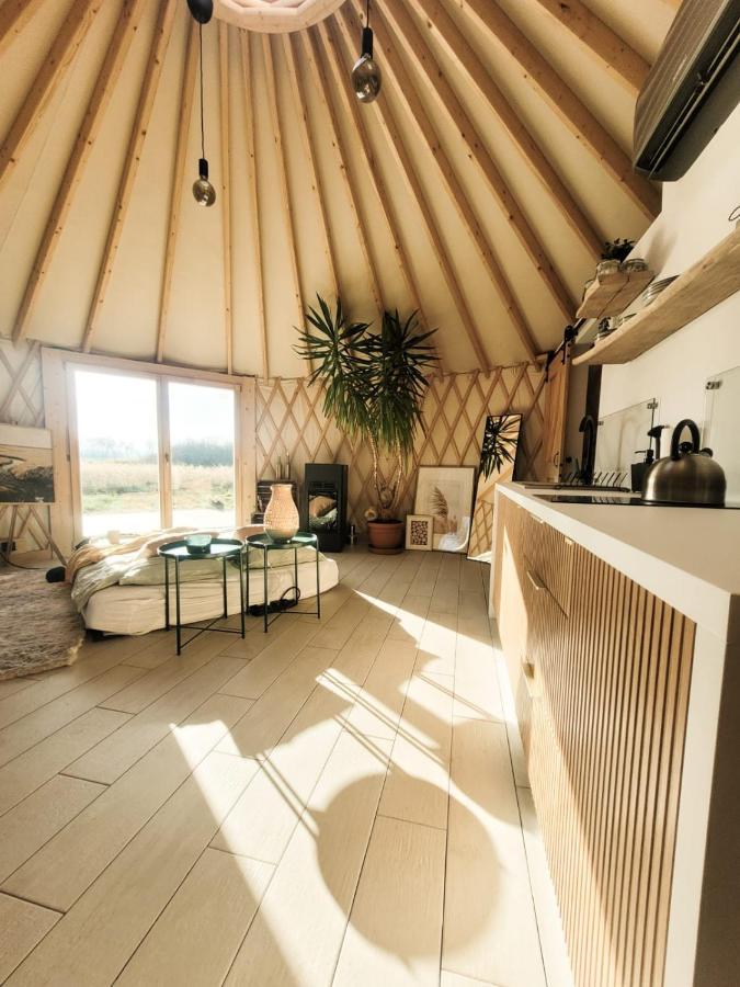Отель Jurty Glamping Гостынин Экстерьер фото