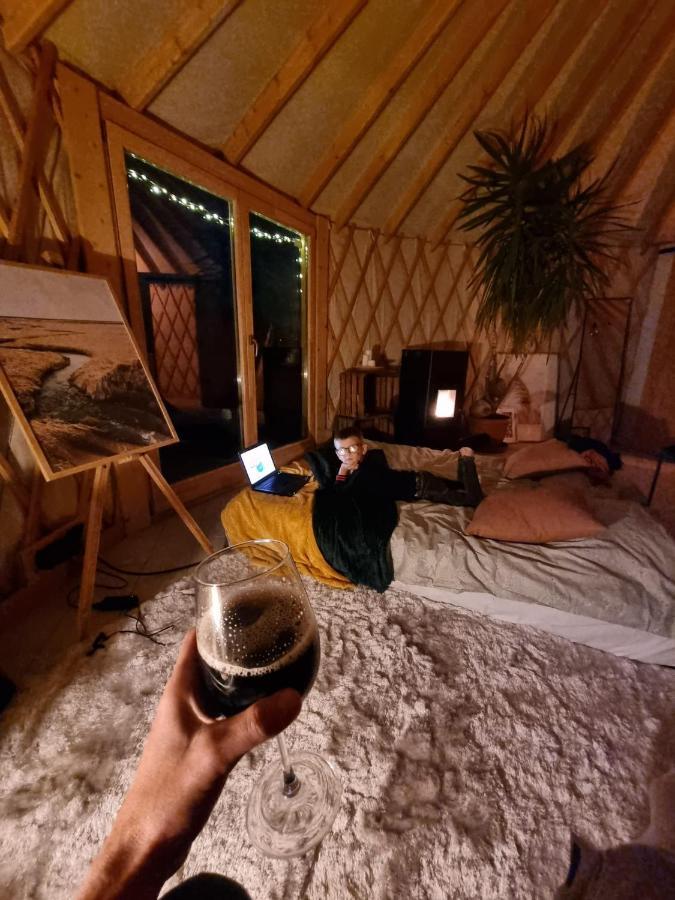 Отель Jurty Glamping Гостынин Экстерьер фото