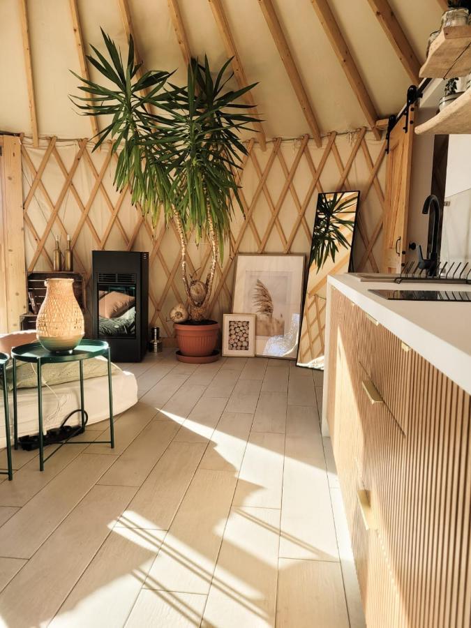 Отель Jurty Glamping Гостынин Экстерьер фото