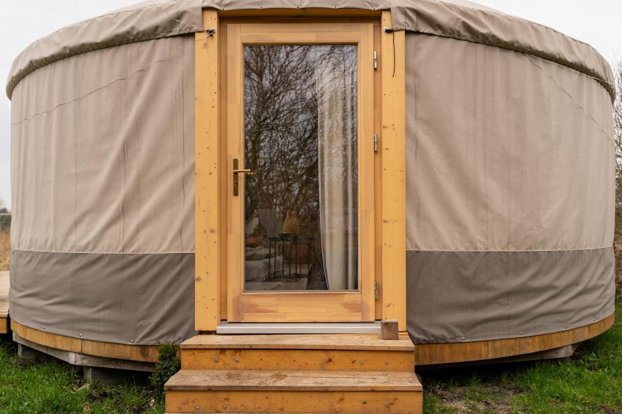 Отель Jurty Glamping Гостынин Экстерьер фото