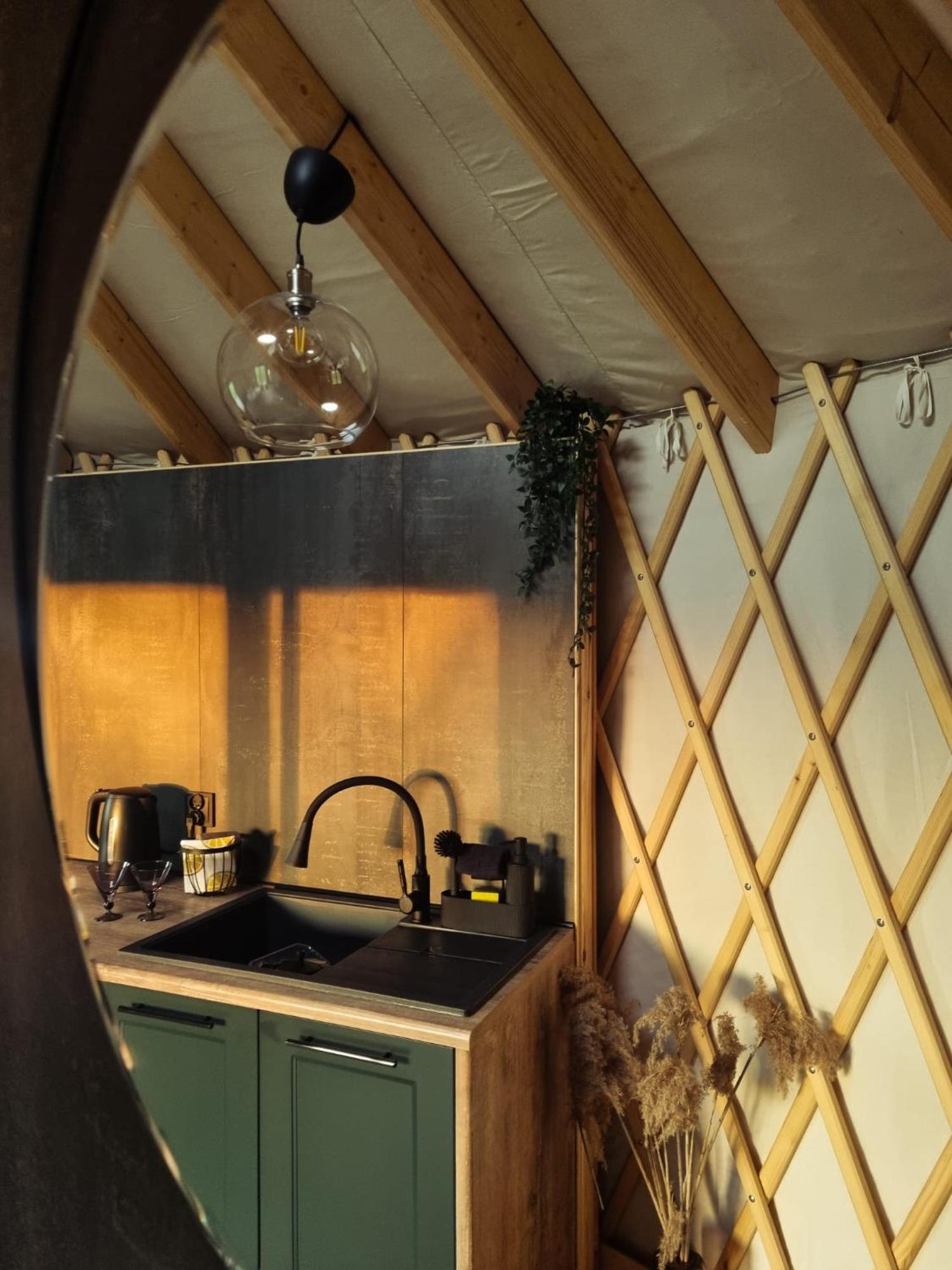 Отель Jurty Glamping Гостынин Экстерьер фото